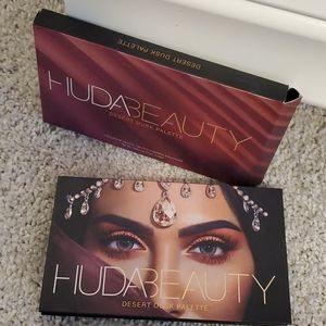 Huda Beauty Desert Dusk Eyeshadow Palette